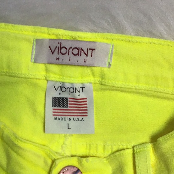 Distressed Jade Bermuda🛍 - Picture 4 of 5